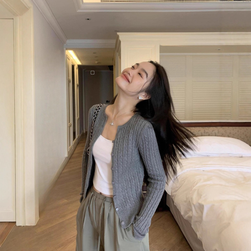 pusumede灰色麻花针织开衫外套女秋季修身显瘦百搭短款长袖上衣|undefined
