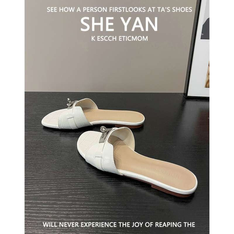 Soft Leather Version ~ Small Gold Buckle Crocodile Pattern French Slippers for Women 2025 New Sandals Soft Bottom Beach Half Slippers