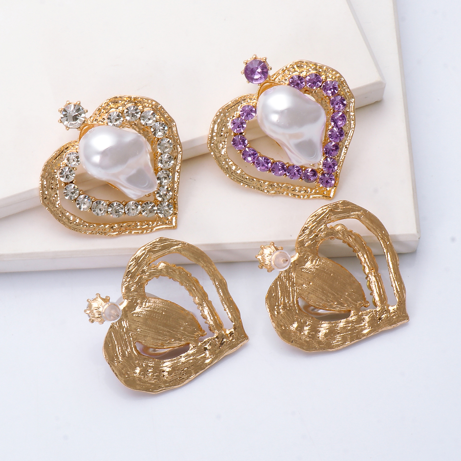 Boucles D&#39;oreilles En Forme De Coeur En Diamant Violet À La Mode display picture 11