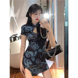 开叉连衣裙女2026夏季新款纯欲风镂空设计感修身辣妹改良旗袍裙子