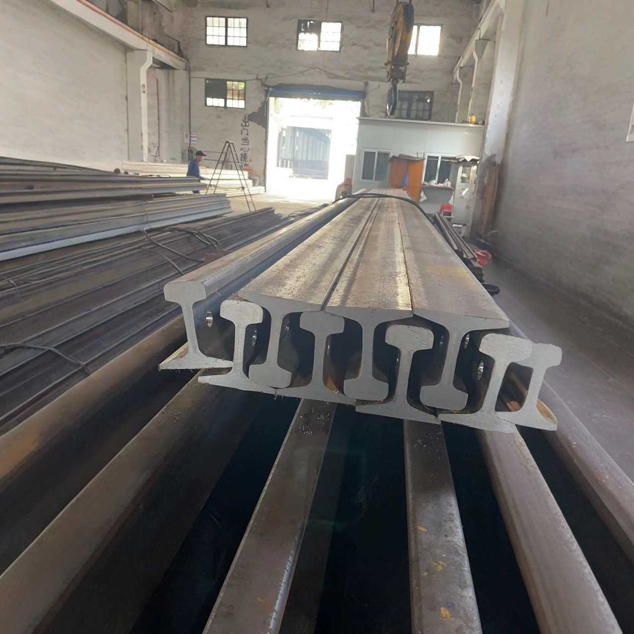 现货供应 重轨 行车轨道P38-43kg钢轨厂家直销批发