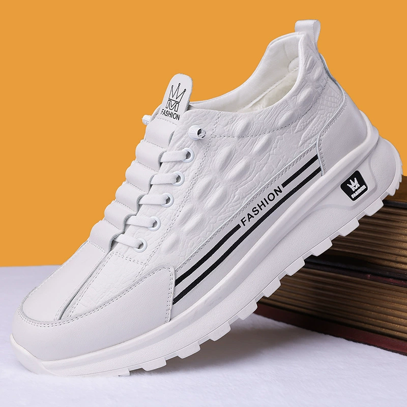 2024 осень и зима новые мужские повседневные кожаные туфли мужские крокодиловые узоры маленькие белые туфли мужские бархатные теплые 95128