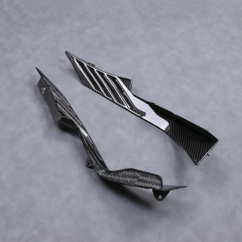 Suitable for new YAMAHA YAMAHA R3 modified carbon fiber shell motorcycle accessories rear rectifier cover
