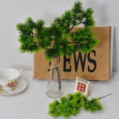 美人の松の針の松の葉の崖の柏をシミュレーションして客の松の葉の緑を迎えて鉢植えの庭園を植えて景観の装飾の部品を作ります。