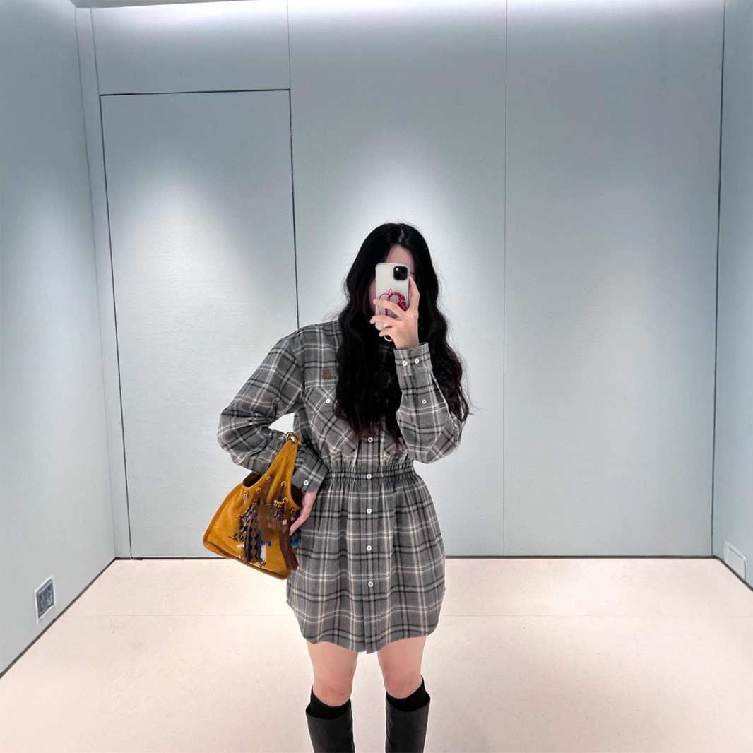 2025秋季新款南油miu复古宽松撞色格纹法兰绒收腰显瘦翻领衬衫裙