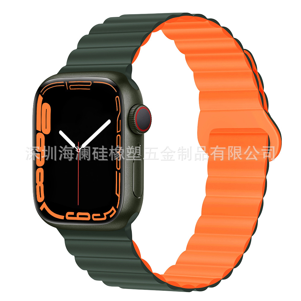 주황색이 섞인 진한 녹색