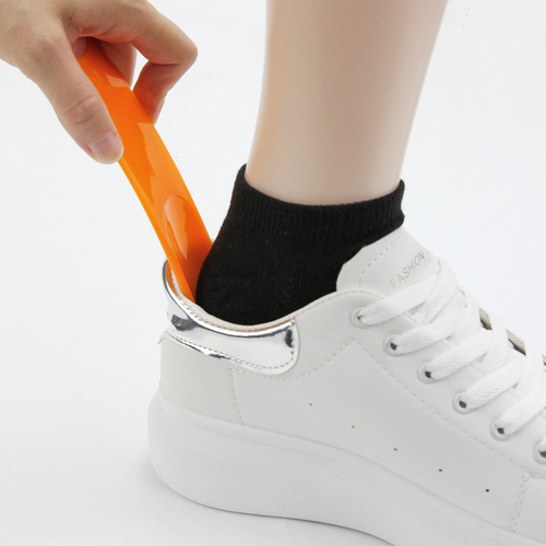 Factory direct sales dropshipping convenient household shoehorn plastic shoehorn shoe handle artifact
