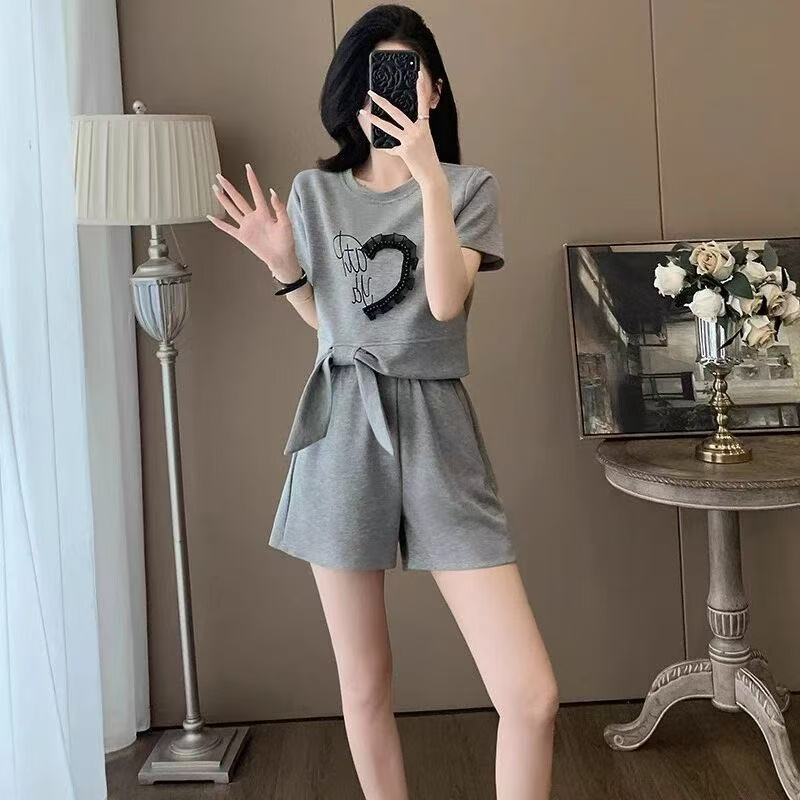회색