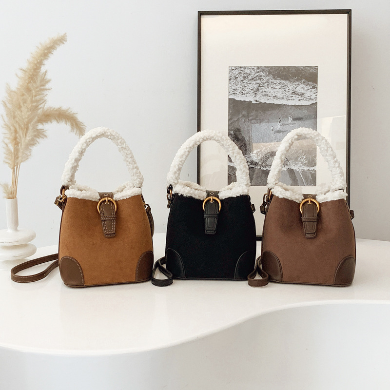 가을과 겨울 새로운 어깨 크로스 바디 작은 가방 캐주얼 버킷 가방 모든 경기 MAILLARD 스웨이드 빈티지 패션 핸드백