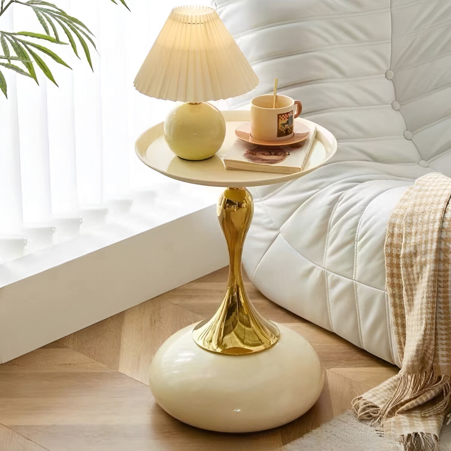 Balcony Light Luxury Small Waist-Shaped Sofa Side Table, Living Room Coffee Table, Creative Modern Minimalist Round Corner Table