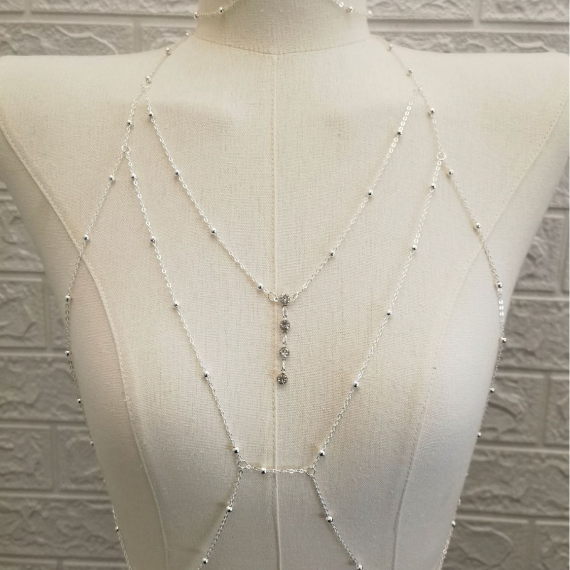 En stock europeo y americano flash diamante bikini cuerpo cadena sexy diamante pecho cadena joyería mujer playa fotografía ropa Accesorios
