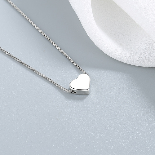 Korean version of Dongdaemun women's heart-shaped necklace, Japanese and Korean love clavicle chain, simple peach heart, new spring and summer fashion accessories