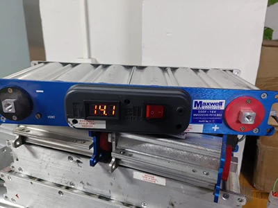 Car on the line of fire Volt 500 Farad