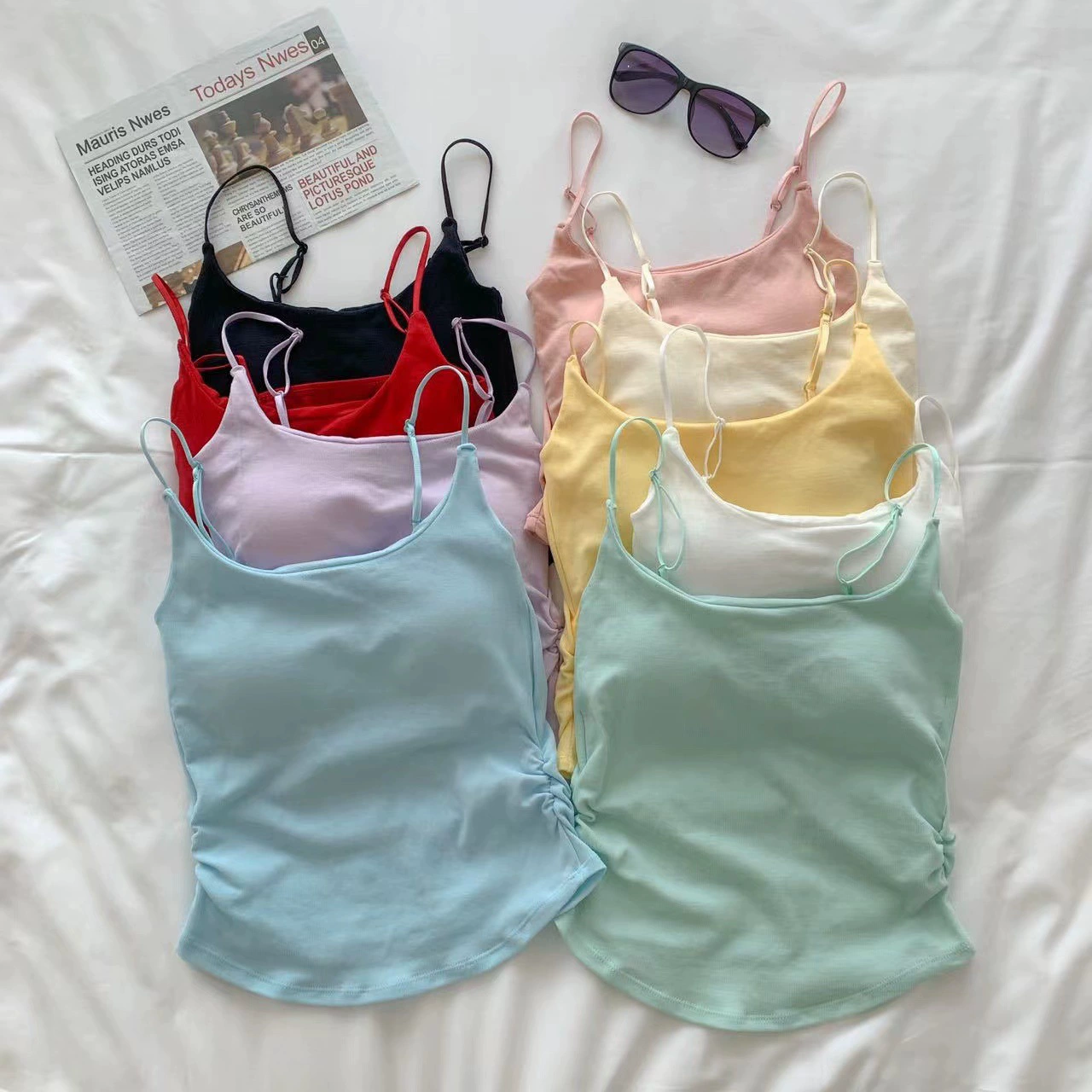 Складка чистая спина, сладкий и пряный дизайн чувство камзол жилет женщина носит внутри с тонким нагрудным ковриком и красивой одеждой на спине