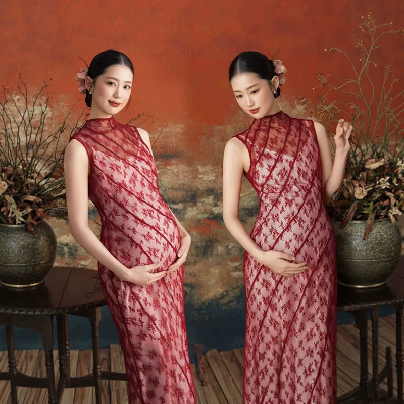 New Studio Maternity Engagement Theme Dressing Gown with a High-End Feel, Red Simple Trailing Gown for Artistic Photo Shoots New Studio Maternity Engagement Theme Dressing Gown with a High-End Feel, Red Simple Trailing Gown for Artistic Photo Shoots