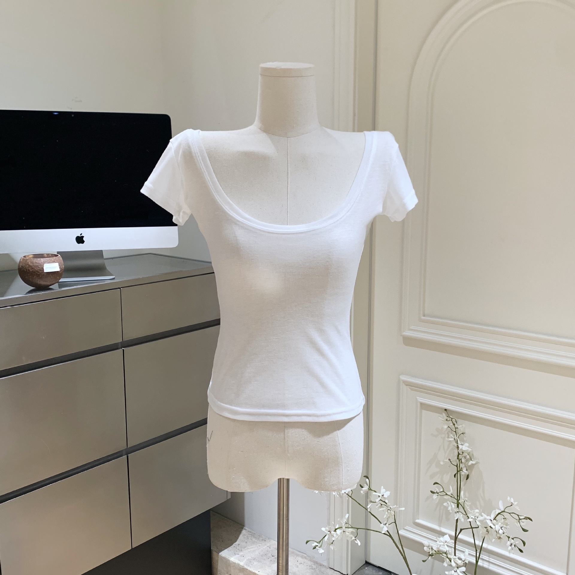 Sexy pure small white flowers! High Transparent Lazy Pure Color Top Short-sleeved T-shirt for Women