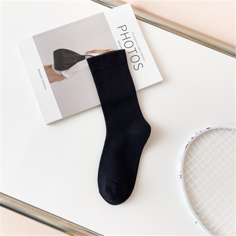 Calcetines de color sólido calcetines de confinamiento de boca suelta de algodón calcetines de pila de media pantorrilla para mujeres al por mayor calcetines de algodón largos transpirables de estilo japonés