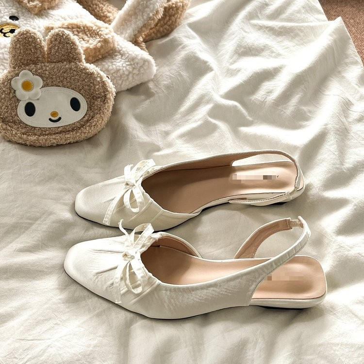 Pequeñas sandalias casuales francesas de punta plana zapatos individuales para mujeres 2026 verano nuevas sandalias de arco de hada para mujeres