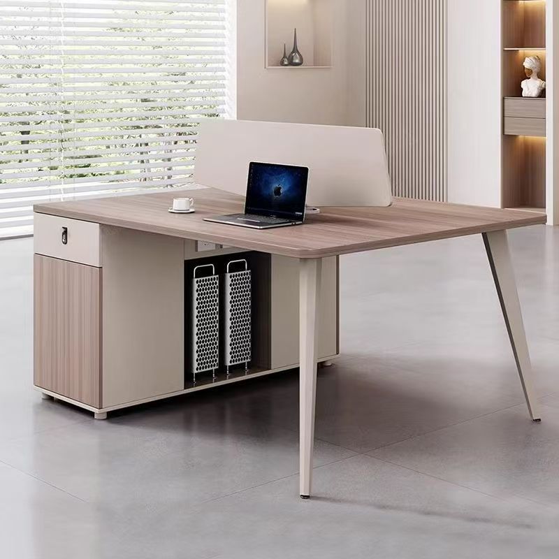 Mesa de oficina de venta directa de fábrica de doble posición de personal de escritorio de pantalla de escritorio de finanzas de escritorio de oficina moderna y simple