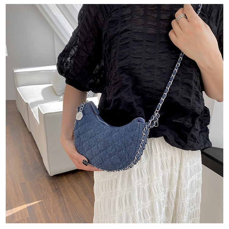 Women's Crossbody Bag With Diamond Chain And Denim Crescent Design_voghion.com