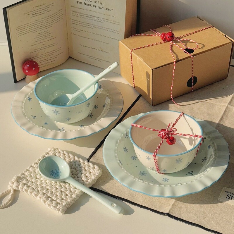 High-Quality Underglaze Colored Bowls and Plates with Straw Hat Edge Design, Deep Plates for Pasta, Western-Style Salad Plates, Household Dining Plates, Dish Plates High-Quality Underglaze Colored Bowls and Plates with Straw Hat Edge Design, Deep Plates for Pasta, Western-Style Salad Plates, Household Dining Plates, Dish Plates