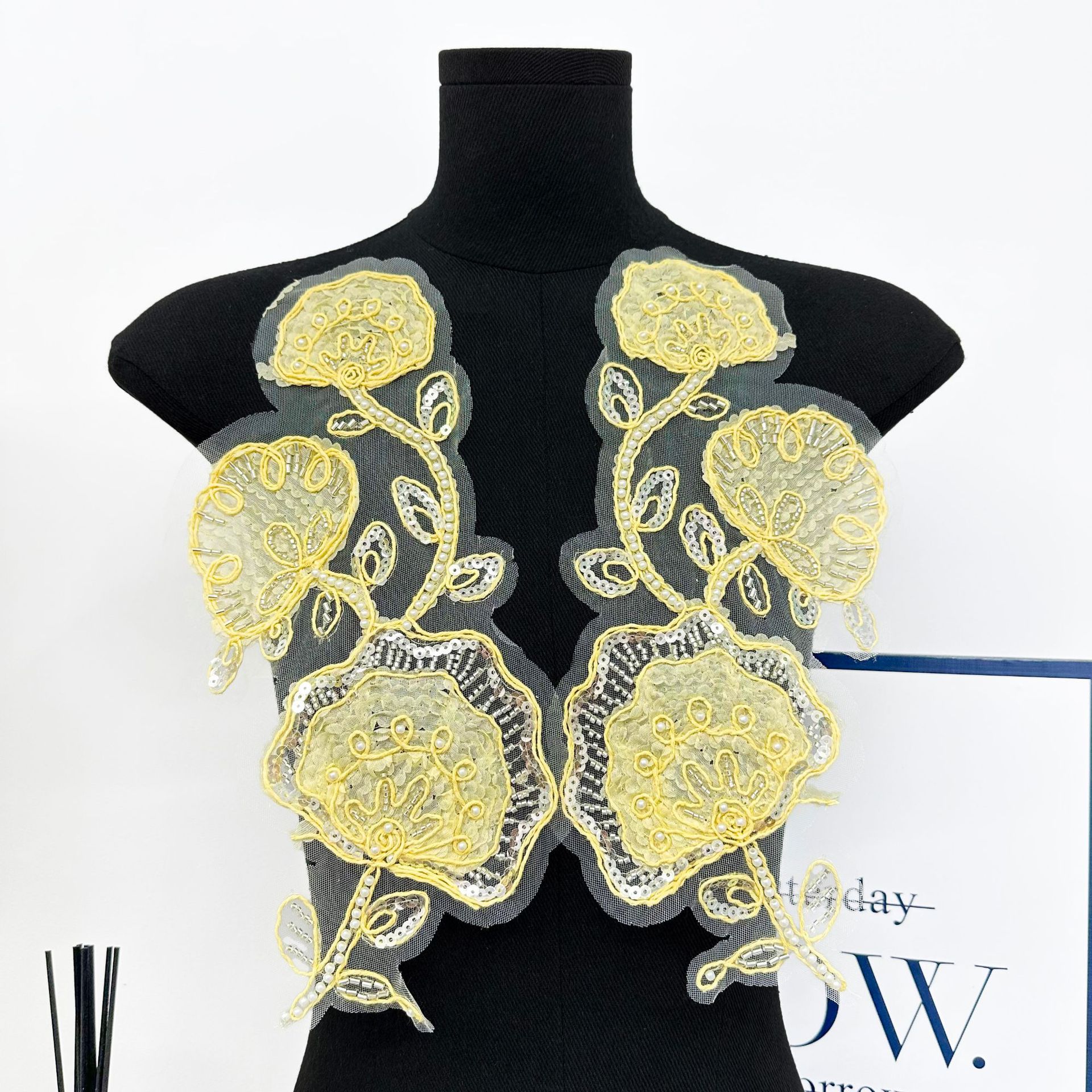 Flor de perlas bordadas vestido de boda decoración decalca de perlas tridimensionales accesorios hechos a mano al por mayor