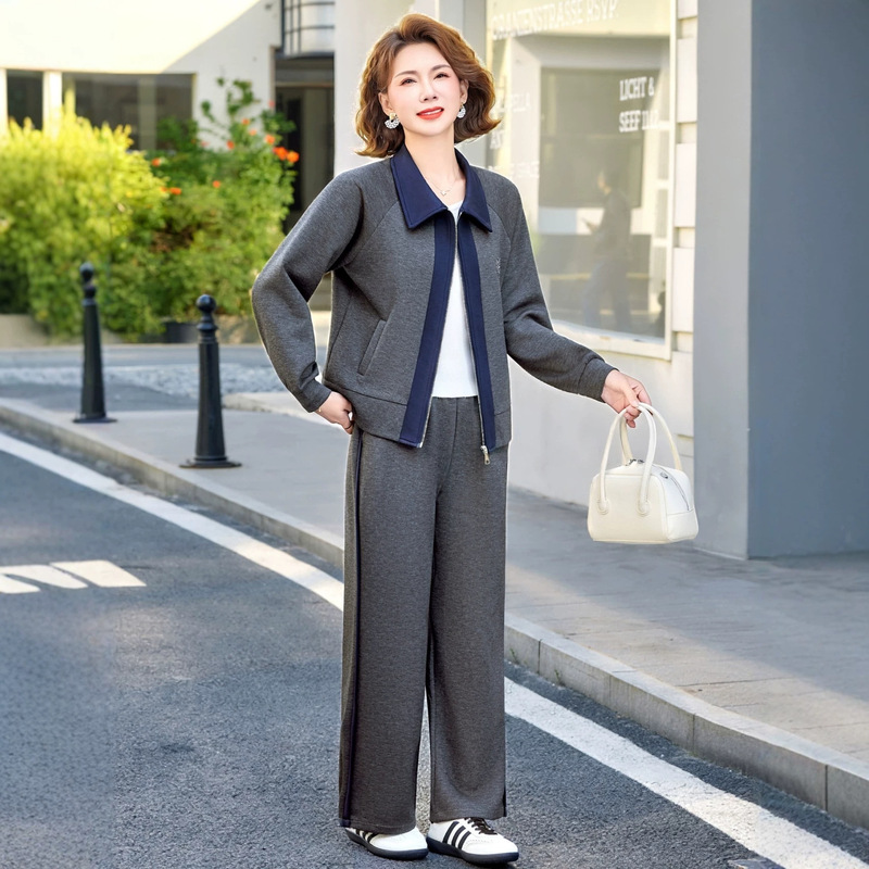 Spring and Autumn Sports Suit for Mothers, Casual New Style, 40-Year-Old Women's Turn-Down Collar Top, Stylish Two-Piece Spring Outfit for Middle-Aged Ladies Spring and Autumn Sports Suit for Mothers, Casual New Style, 40-Year-Old Women's Turn-Down Collar Top, Stylish Two-Piece Spring Outfit for Middle-Aged Ladies