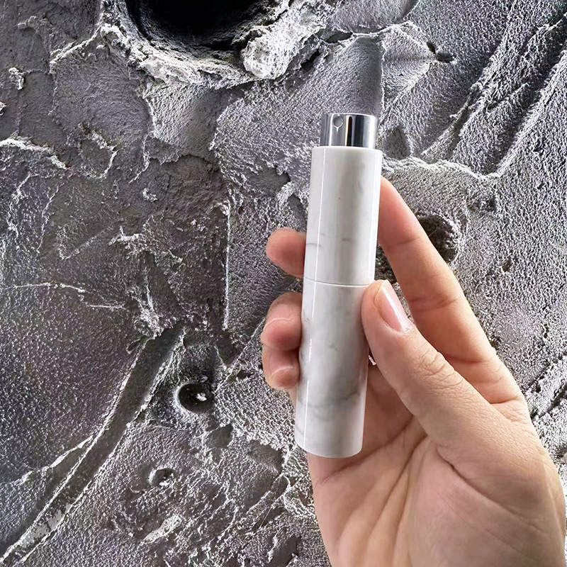 En stock 8/10ml de perfume giratorio sub-botella ambientador oral botella de spray botella de perfume de prensado de alta gama botella de spray bucal