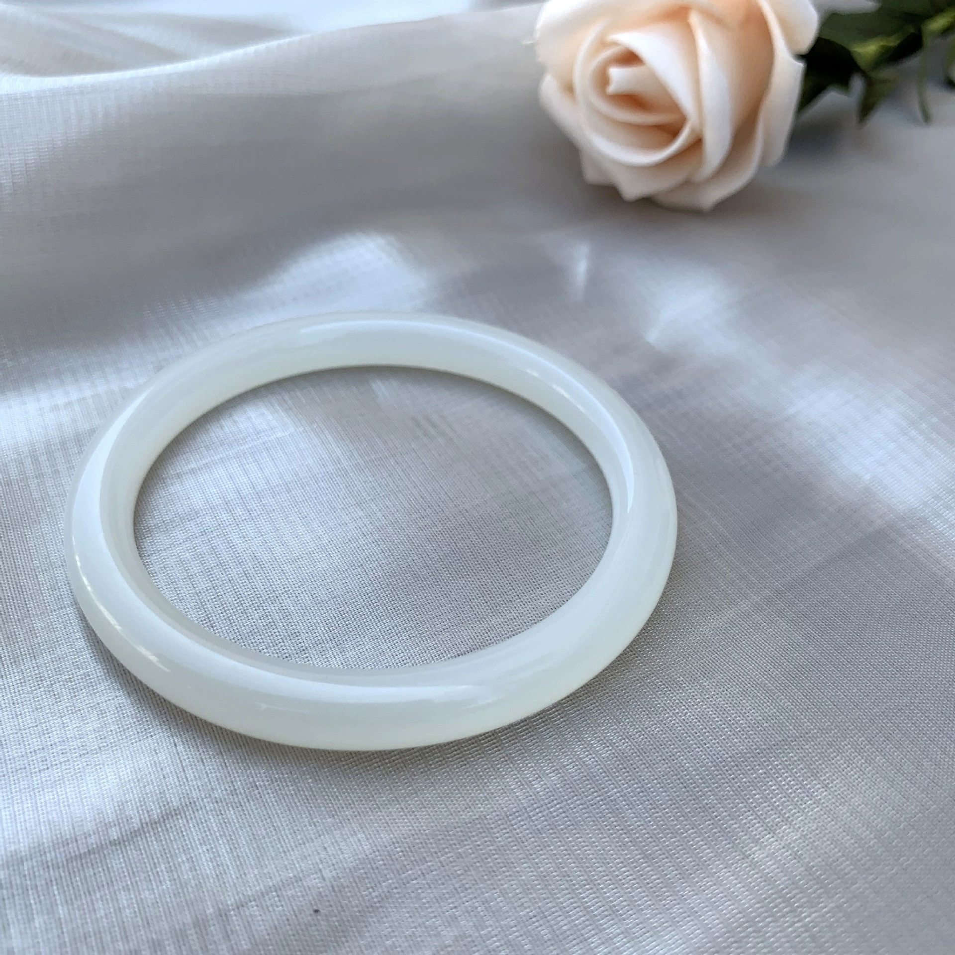 Высокое качество Синьцзян Хотан Белый Нефритовый Браслет Женский Джингл Браслет Круглая полоса Тонкая полоса Оригинальные товары Натуральные товары Suet Белый нефритовый браслет