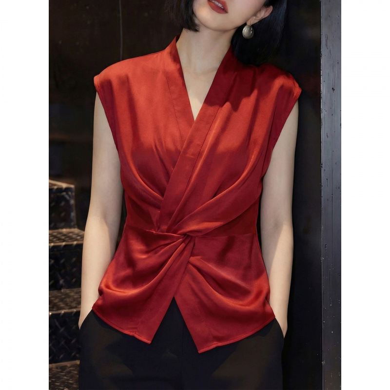 Light Luxury Fashion V-Neck Blouse with a Twist Design, Waist-Cinching, Slimming, Casual Sleeveless Top for Women, New Summer Style Light Luxury Fashion V-Neck Blouse with a Twist Design, Waist-Cinching, Slimming, Casual Sleeveless Top for Women, New Summer Style