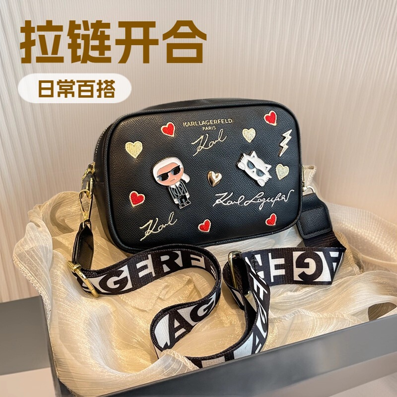 Trendy Fashion Camera Bag Small Square Bag K Erkara Cartoon Character Wide Strap Shoulder Crossbody Bag for Women Trendy Fashion Camera Bag Small Square Bag K Erkara Cartoon Character Wide Strap Shoulder Crossbody Bag for Women