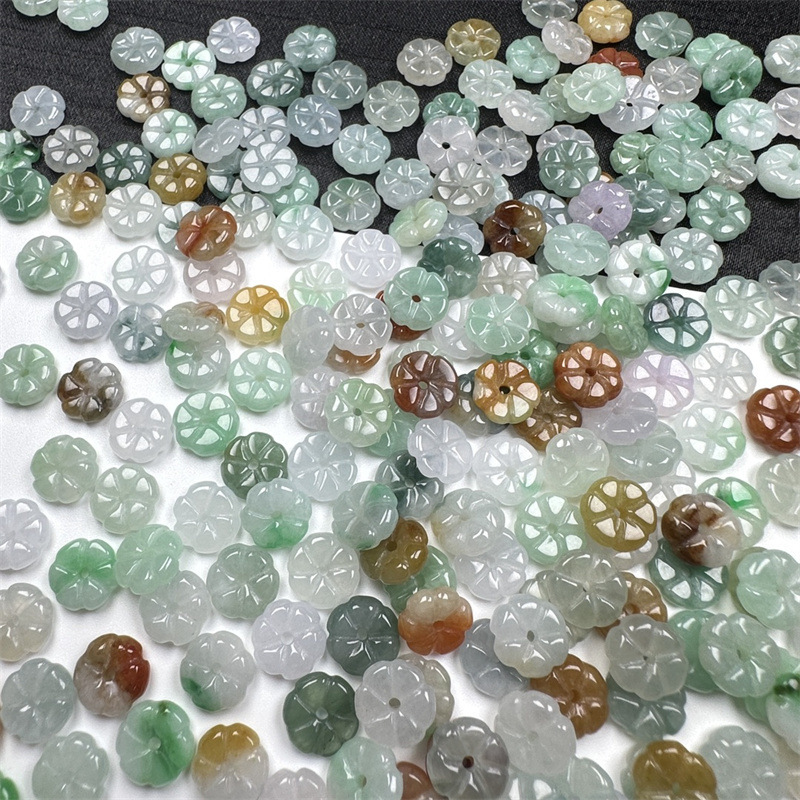 ミャンマー翡翠a品氷種三彩梅の花は玉の部品の玉のアクセサリーの編み物の材料の卸売りを掛けます。|undefined