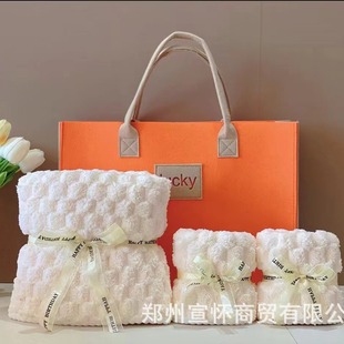 Free Shipping Three-Piece Towel and Bath Towel Set Beauty Salon Jewelry Store Event Holiday Opening Gift Souvenir Set Wholesale