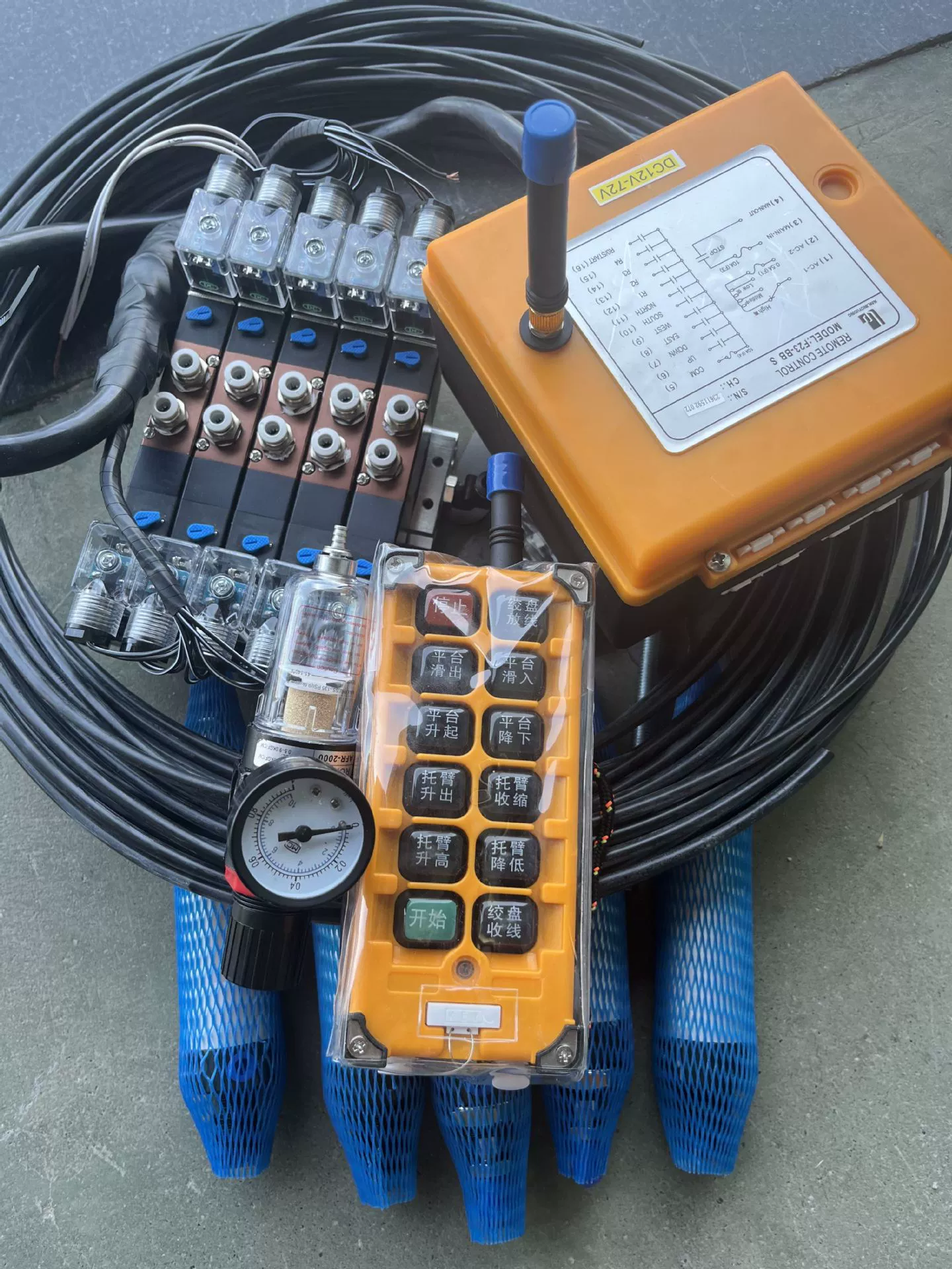 Пульт дистанционного управления для автокрана / спасательная машина, модифицированная для работы с беспроводным пультом дистанционного управления / универсальная сборка для прямых продаж от производителя