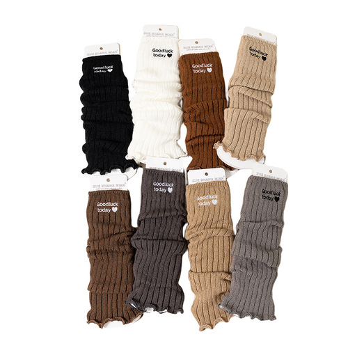 Maillard wears brown embroidered love socks for women in autumn and winter warm knitted wool socks for hot girls to look slim and long