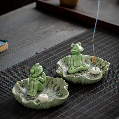 Initiating ceramic Zen meditation frog incense stick upright double hole incense holder amazon best-selling Zen refreshing incense holder