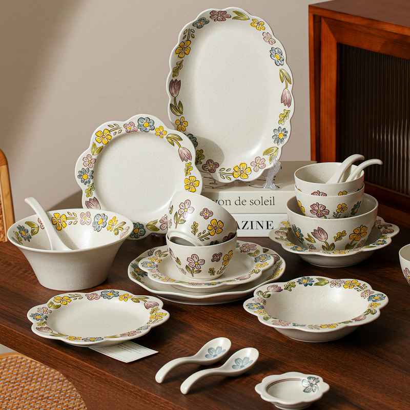 New household dish set, ceramic rice bowls, high aesthetic value, underglaze colored bowls and plates, high-end niche rustic ceramic tableware New household dish set, ceramic rice bowls, high aesthetic value, underglaze colored bowls and plates, high-end niche rustic ceramic tableware