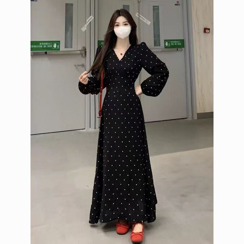 Plus-Size French-Style Floral Long-Sleeve Dress for Autumn, with Tie-Waist Design, Elegant Long Dress That Flatters and Hides the Belly for Slightly Chubby Figures Plus-Size French-Style Floral Long-Sleeve Dress for Autumn, with Tie-Waist Design, Elegant Long Dress That Flatters and Hides the Belly for Slightly Chubby Figures