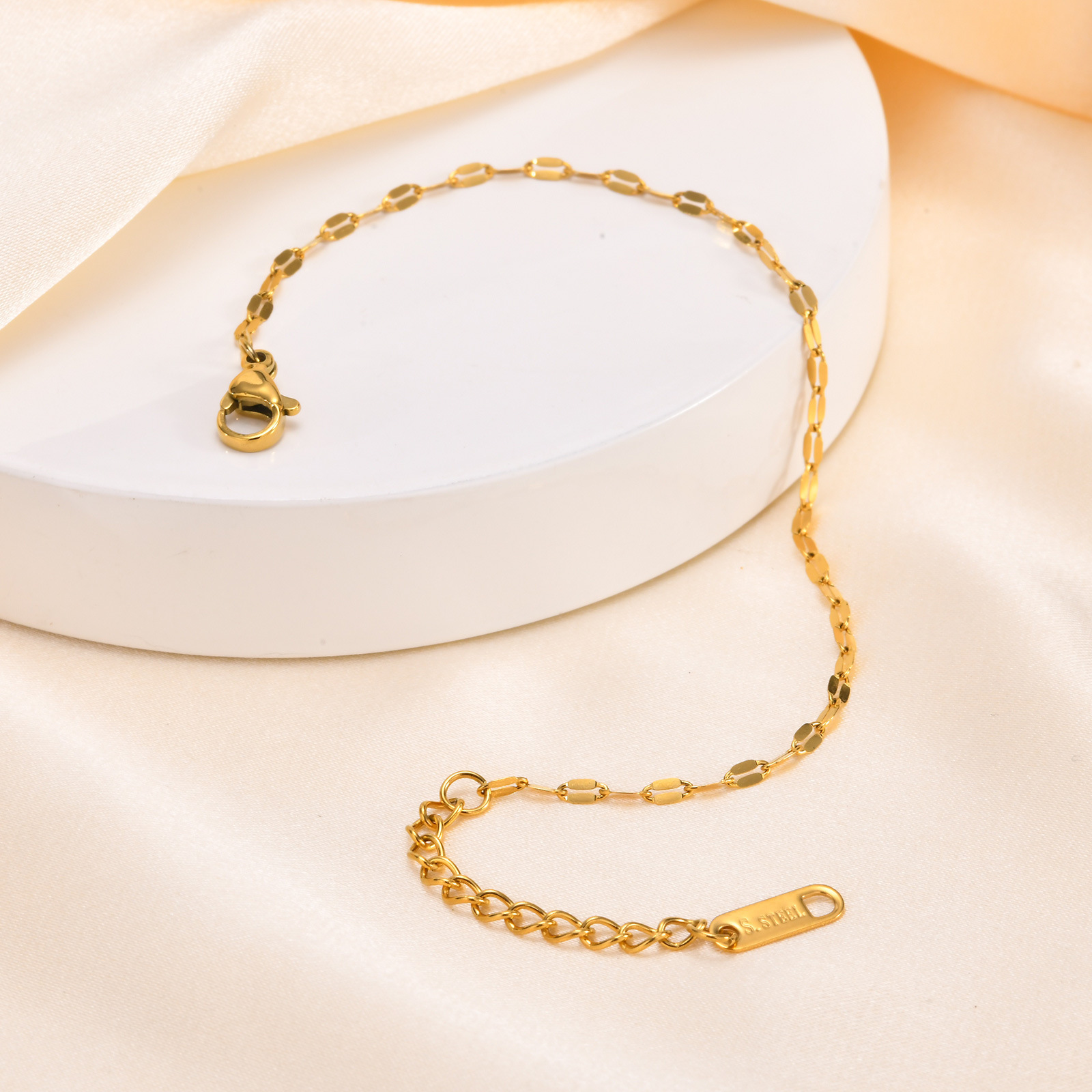 Titanium Steel Thin Lip Bracelet Simple Gold Chain Link Bracelet_voghion.com