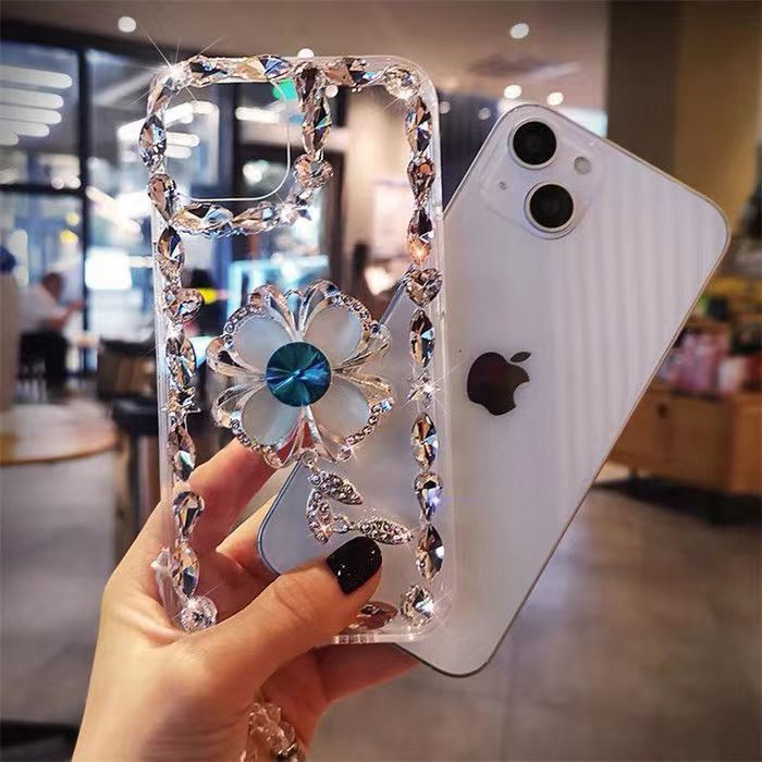 iPhone15 Rhinestone Clover Case