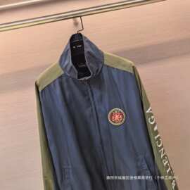 高品质秋冬新款巴黎B家联名款曼联徽章运动外套冲锋衣外套男女