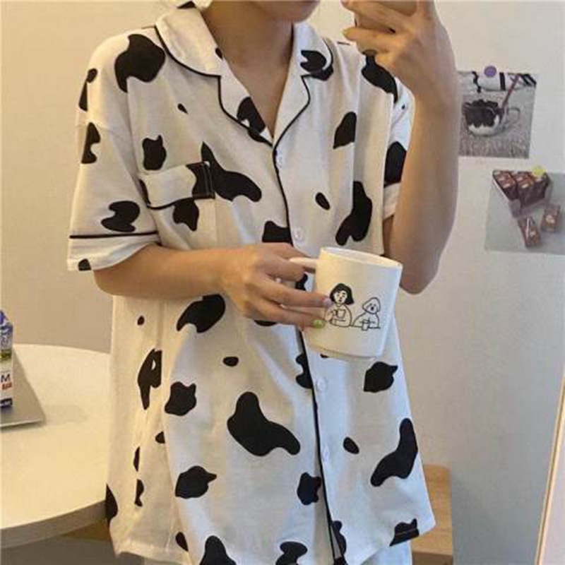 Pijamas de manga corta de verano de dibujos animados de las mujeres de estilo coreano vaca suelta ins estilo wechat celebridad en línea de dos piezas ropa para el hogar