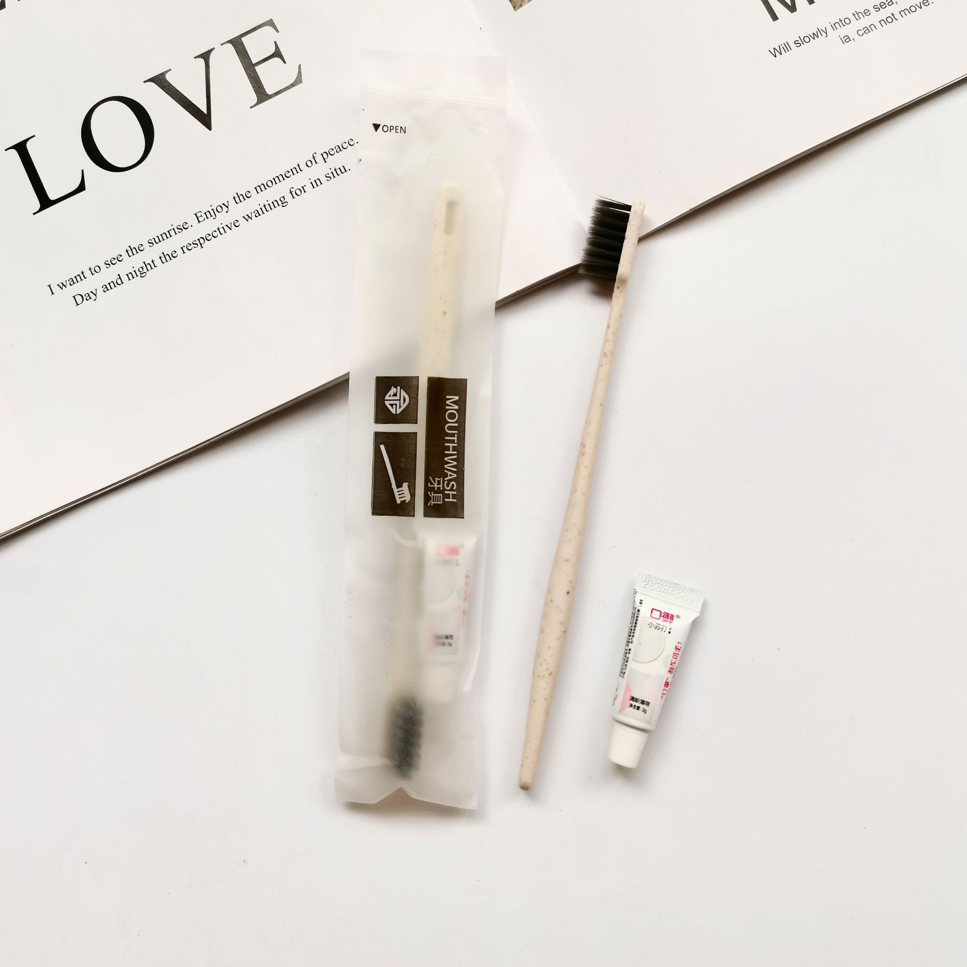 인기상품 [밀짚부드러운칫솔+베이킹소다치약 3g]