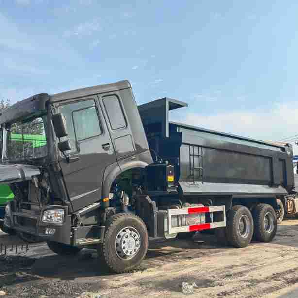 Special 375/371 Horsepower Rear Eight-Wheel Slag Transport Truck 6*4Howo Dump Truck for Sand and Gravel