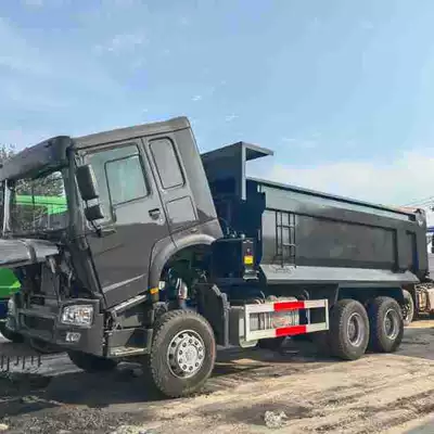 Yük maşınları Eight-Wheel Slag Transport Truck