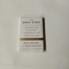跨境爆款THEDAILYSTOIC每日的修行366个关于智慧毅力生活艺术