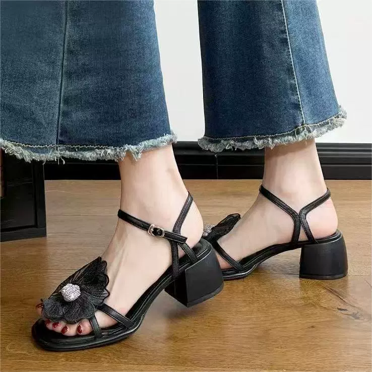 Summer shoes high heels, suitable with a skirt, fashionable footwear heels, sandals, flowered