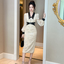 2025秋冬装新款女装法式气质娃娃领蝴蝶亮片收腰修身连衣裙91341