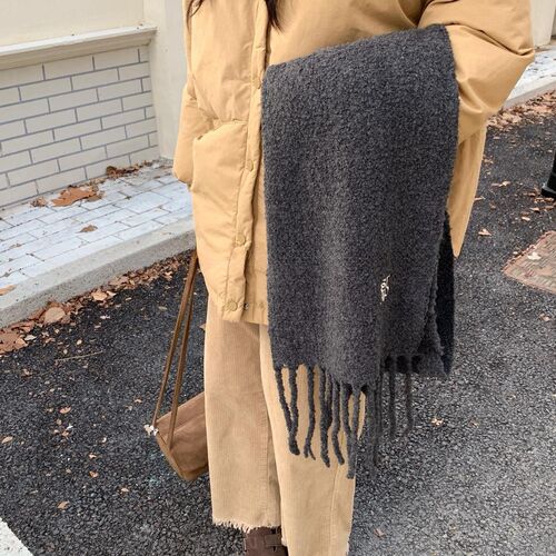 Super beautiful cheese yellow ~ Korean staple wool embroidery scarf autumn and winter versatile tassel couple neck scarf