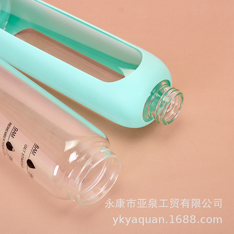 Vaso de vidrio portátil transfronterizo con alto contenido de borosilicato con funda de silicona, taza de agua de vidrio de té portátil para automóvil al aire libre, regalo al por mayor